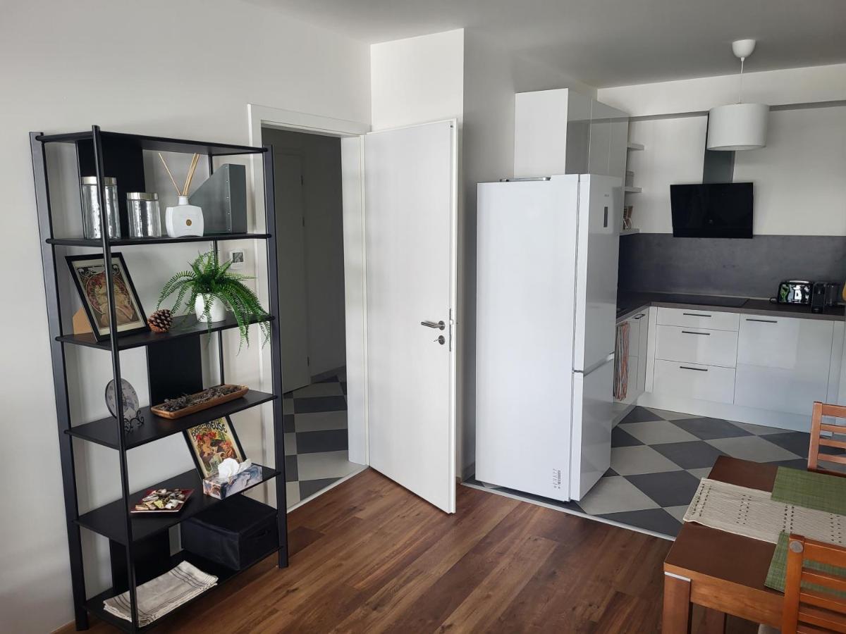 New Apartment In Karlin, Praha 8, Close To Center ภายนอก รูปภาพ