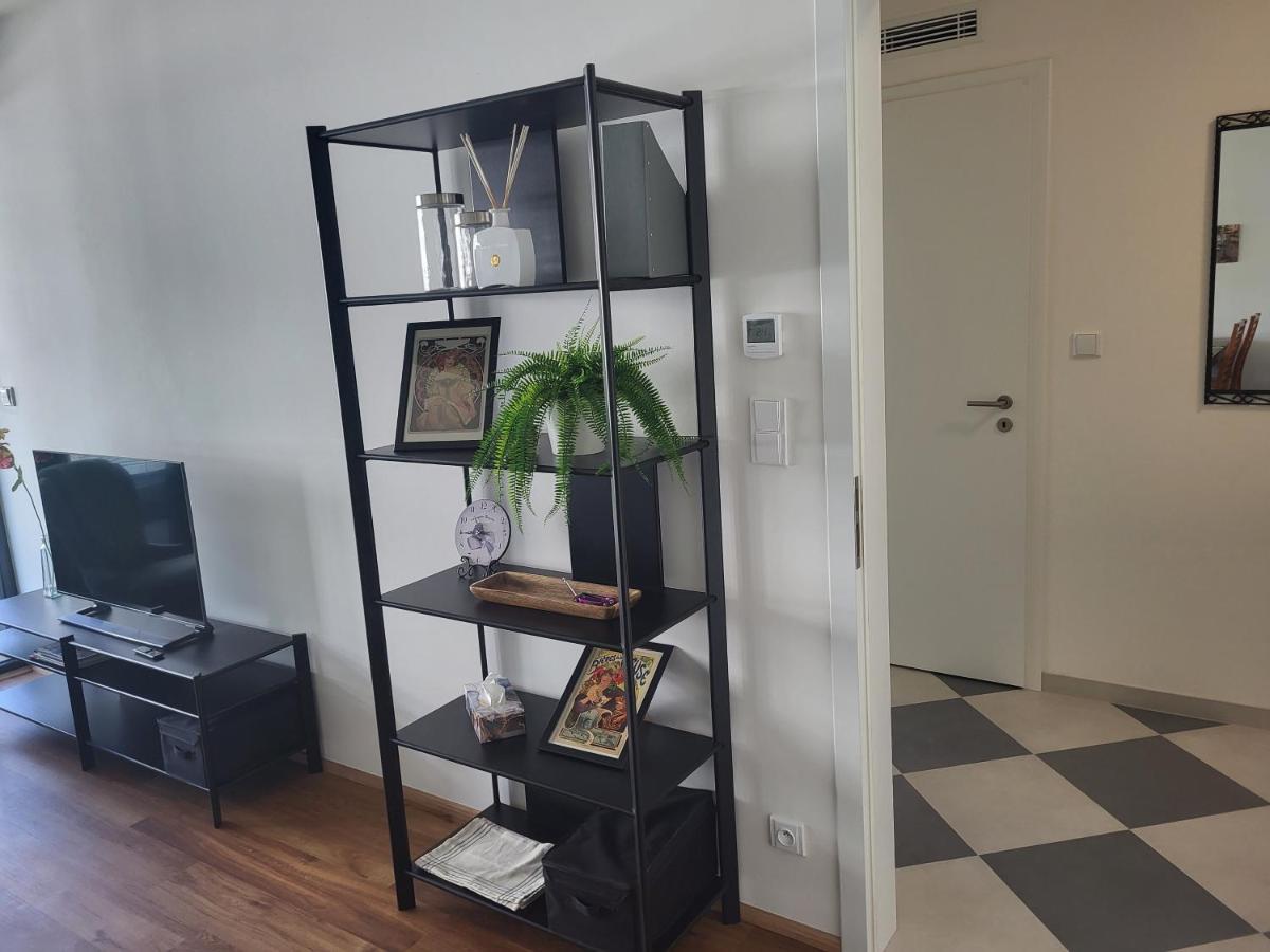 New Apartment In Karlin, Praha 8, Close To Center ภายนอก รูปภาพ